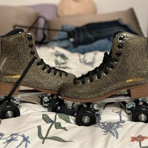 Bout Betties Champagne Dreams roller skates